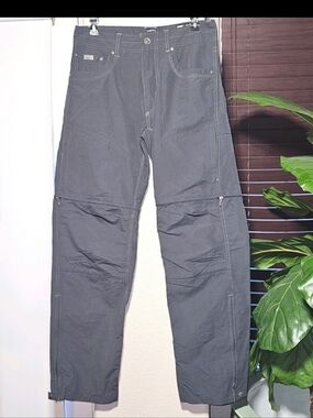 KUHL Men's Stealth Liberator Gray Convertible  30 x 32 Outdoor Hiking Pants